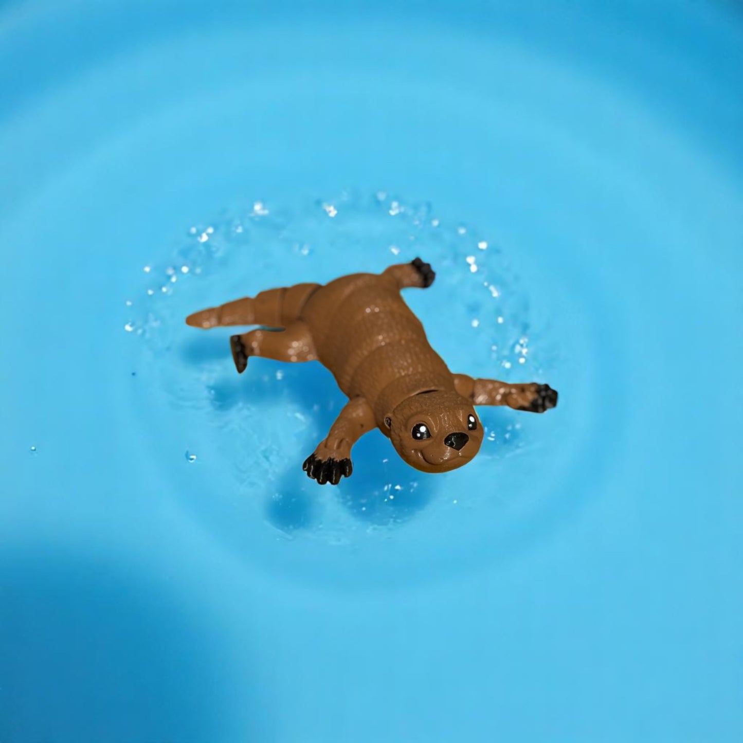 🦦 3D Printed Otter Figurine – 9” Floating Otter – Eco-Friendly PLA – Cute Decor & Gift Idea